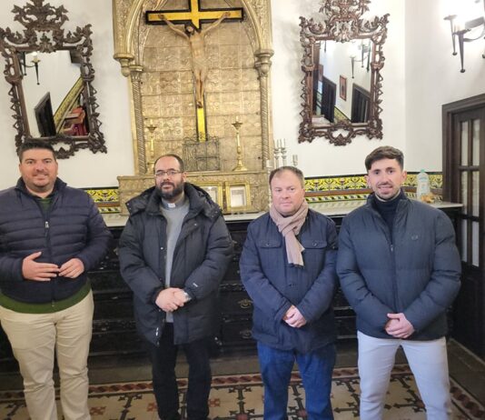 El Ayuntamiento cede su escáner para los trabajos de digitalización de los archivos parroquiales