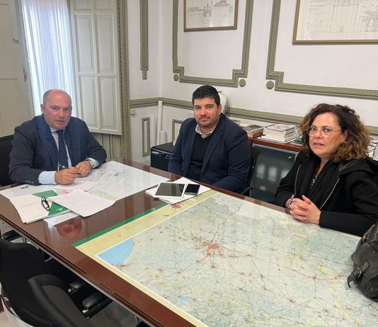 El Ayuntamiento informa de que la Junta ha comunicado que «no hay proyectos ni fondos» para arreglar la travesía