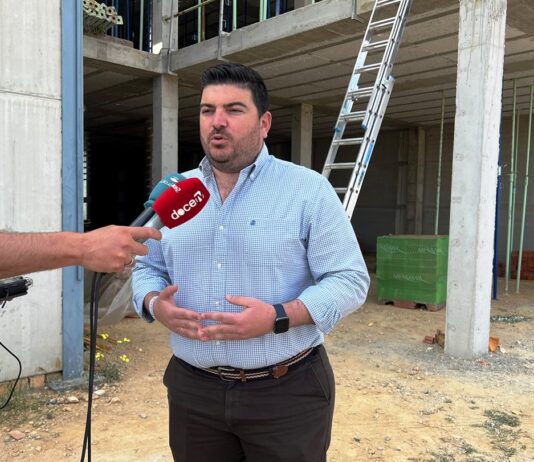 Santos visita las obras de ampliación del Centro de Empresas, que avanzan «a buen ritmo»