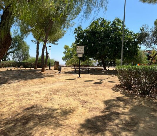 Santos responde a IU con la colocación de la placa: «Se pone en todo el centro del Parque»