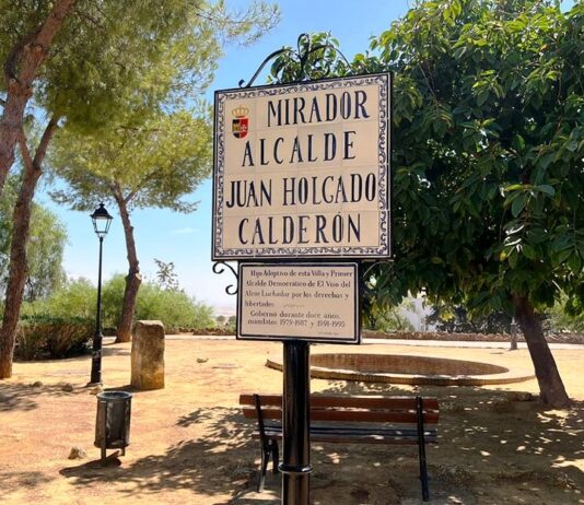 Una polémica y deslucida inauguración del Mirador Alcalde Juan Holgado Calderón