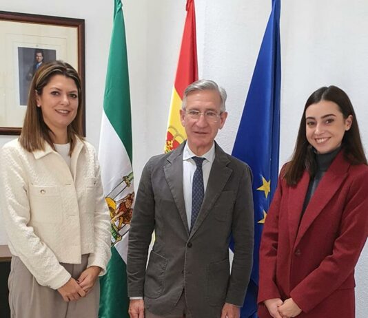 Reunión con el Delegado de Educación de la Junta que para el Ayuntamiento «no puede ser positiva»
