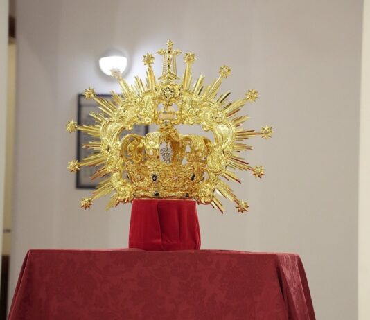Presentada la corona de Joaquín Ossorio para la coronación canónica de la Virgen de los Dolores