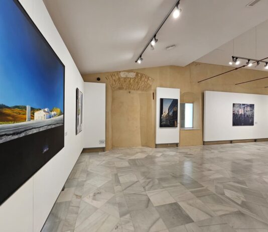 Comienza la exposición del certamen nacional de pintura Juan Roldán