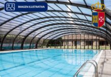 Nueva cubierta translúcida y retráctil para la piscina municipal, que queda cerrada hasta primavera de 2027